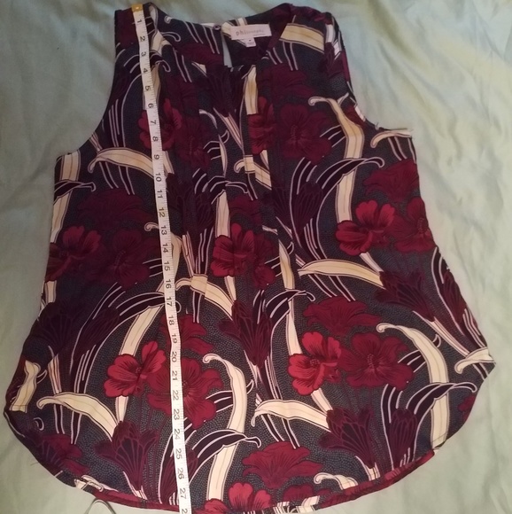 Philosophy sleeveless pleated front swing top - Picture 5 of 6